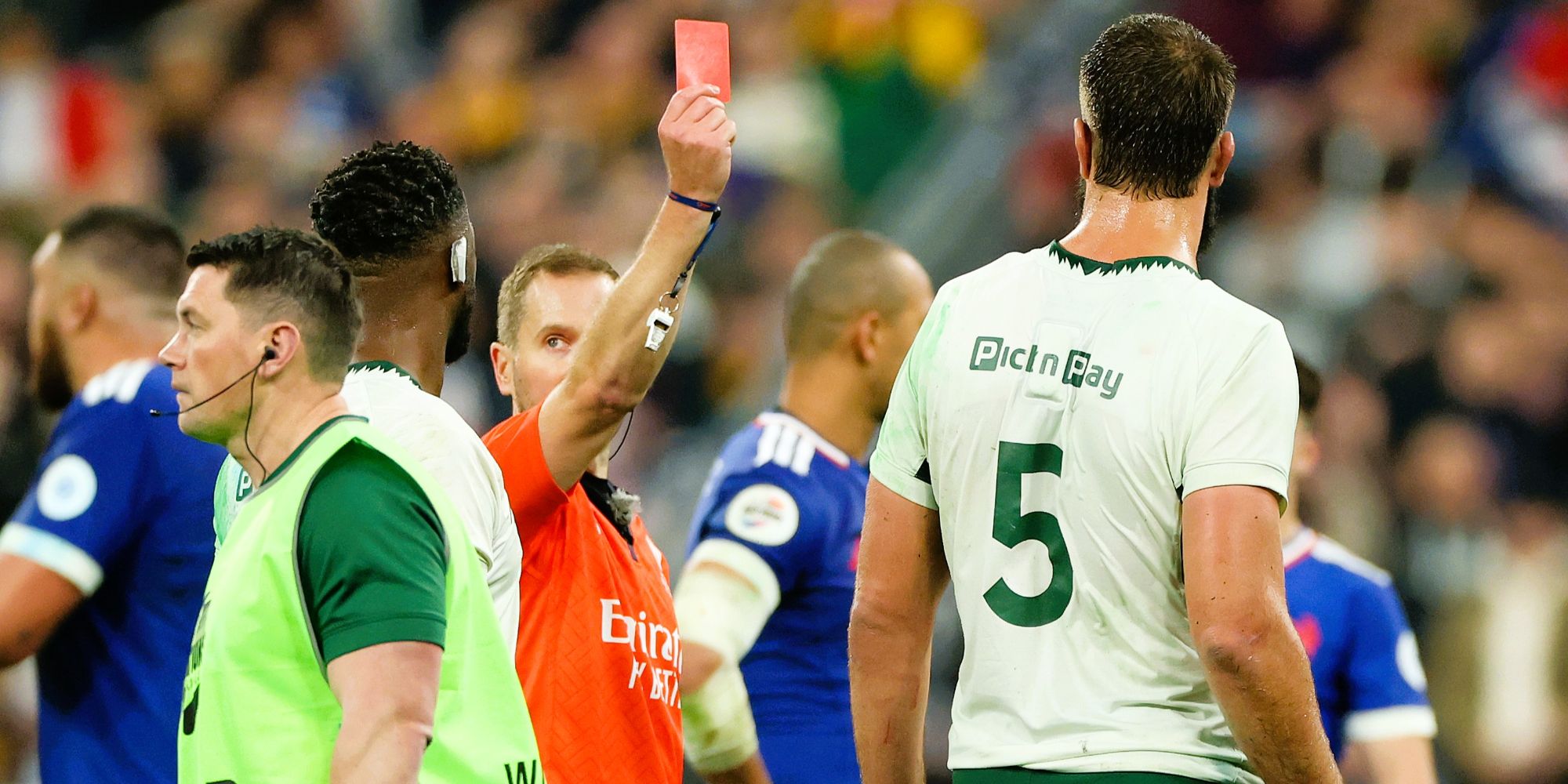 Lood de Jager receives his marching orders.