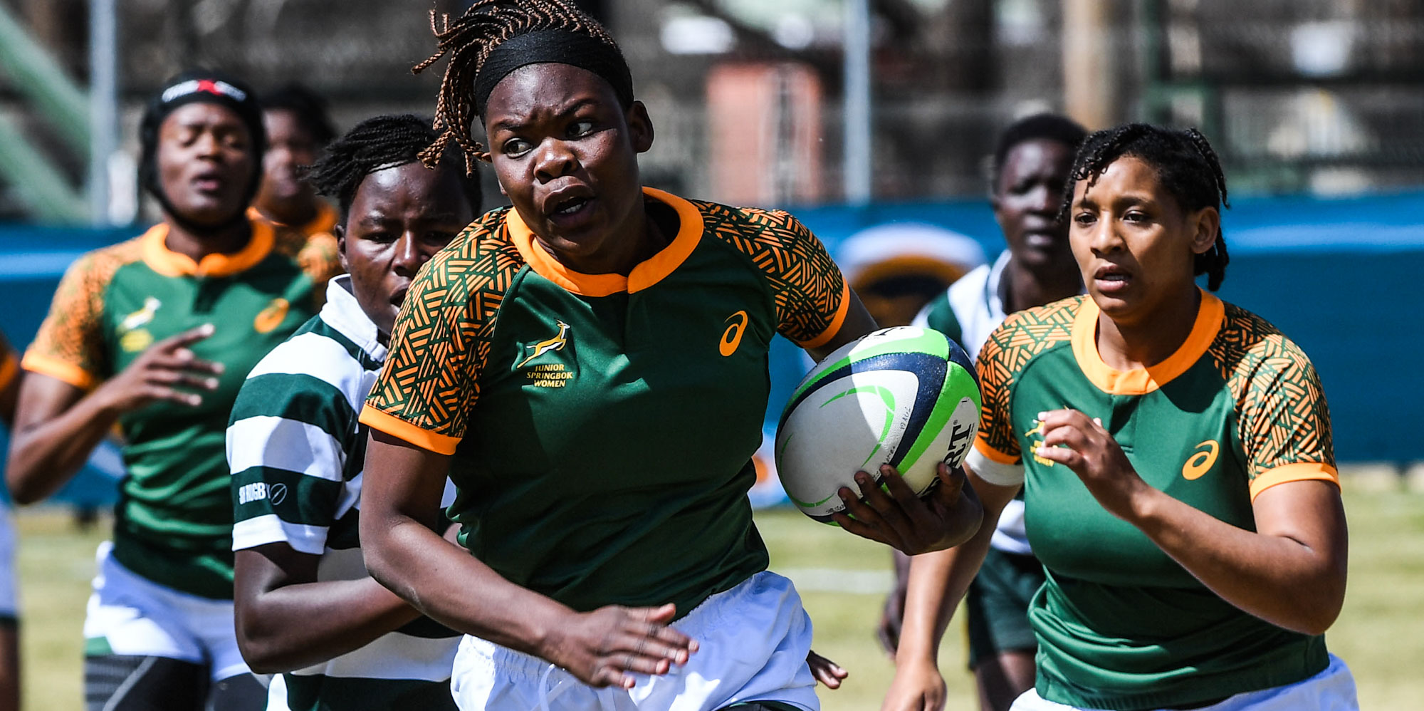 Vainah Ubisi on the charge for the Junior Springbok Women last year.