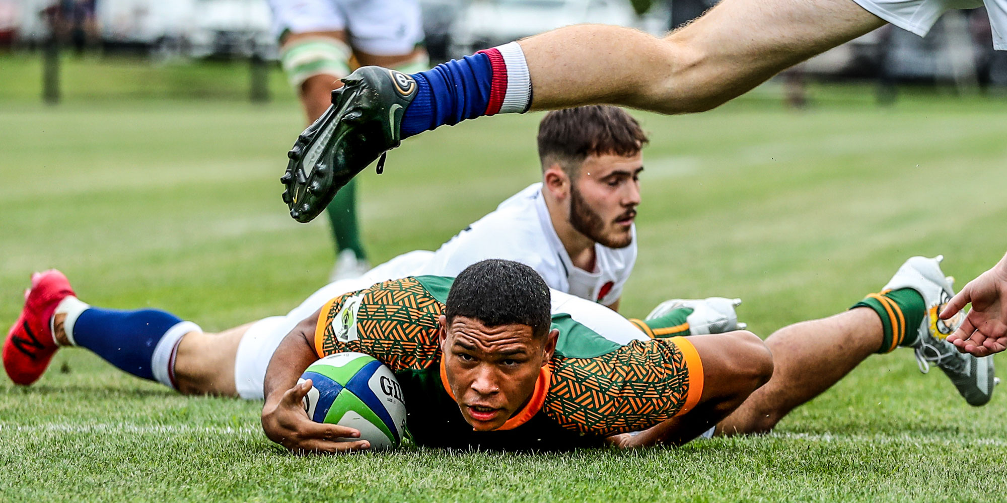 Suleiman Hartzenberg scored a crucial early try in the clash against England.