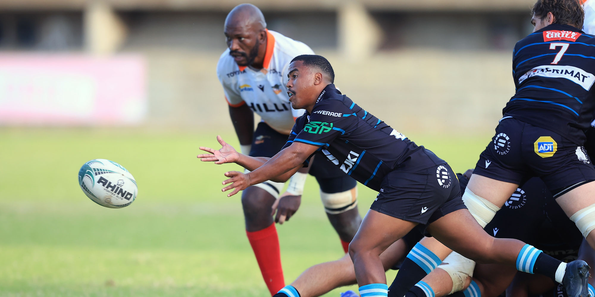 Suzuki Griquas on the attack against Toyota Free State.