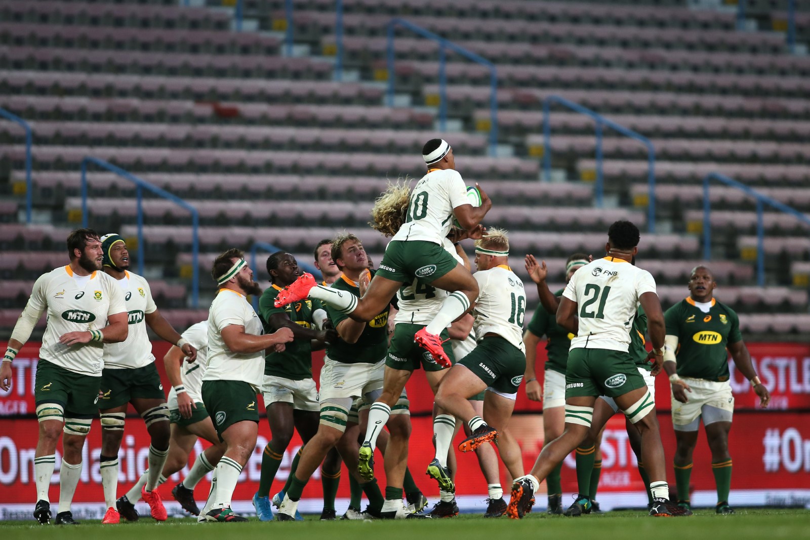 Damian Willemse soars to take a high ball.