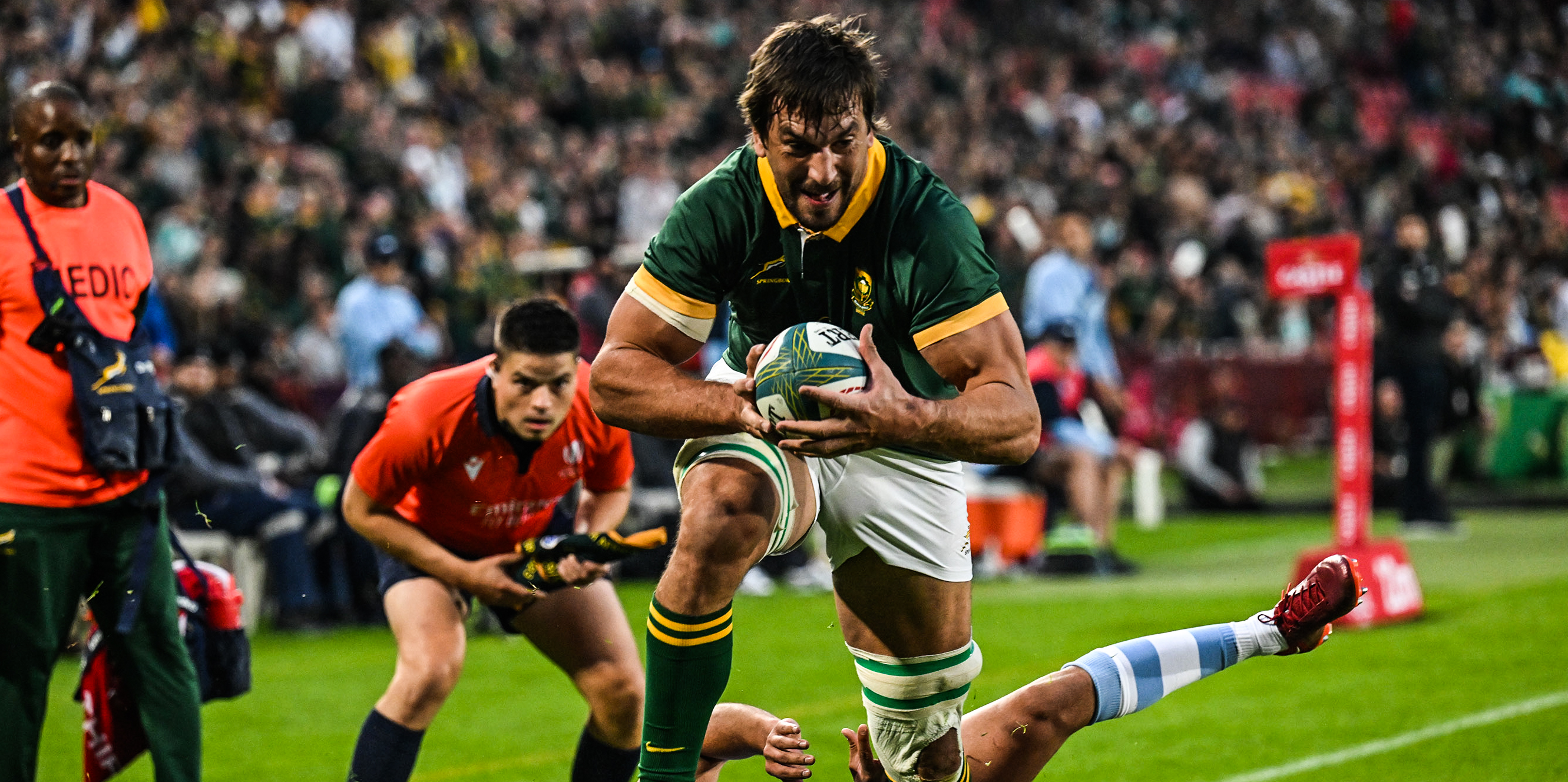 Eben Etzebeth scored the first try of the match.