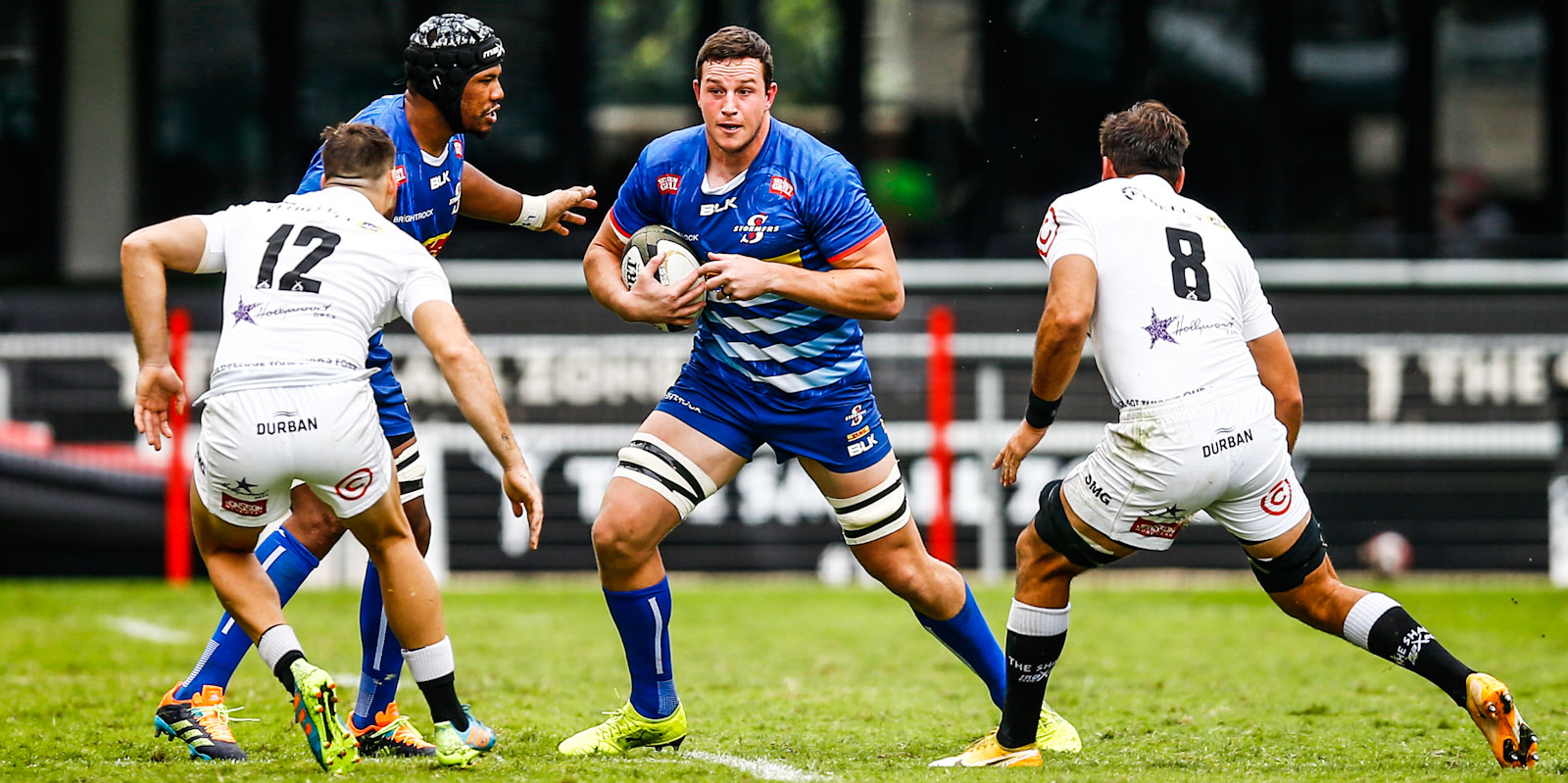 JD Schickerling goes on the charge for the DHL Stormers.