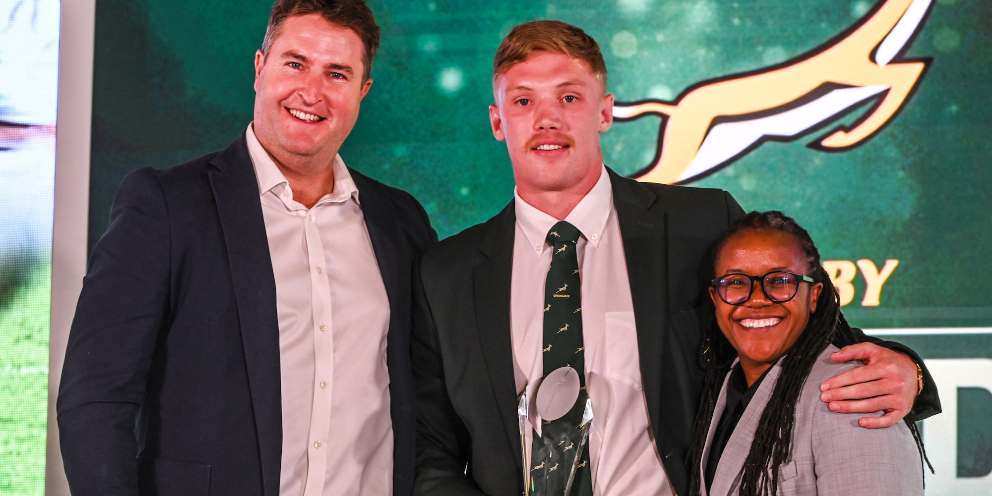 Corne Beets with his award for Junior Springbok Player of the Year.