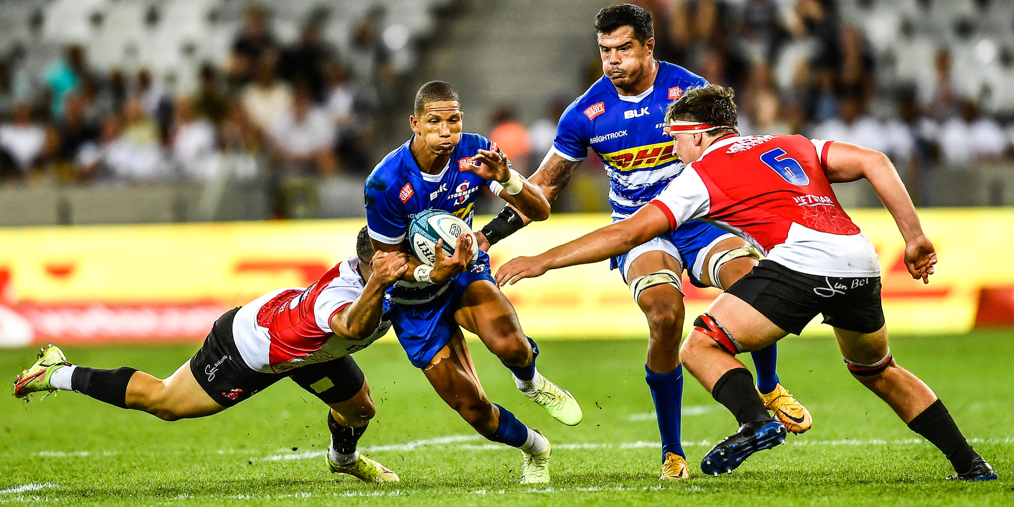 Manie Libbok on the attack earlier this year when the DHL Stormers faced the Emirates Lions.