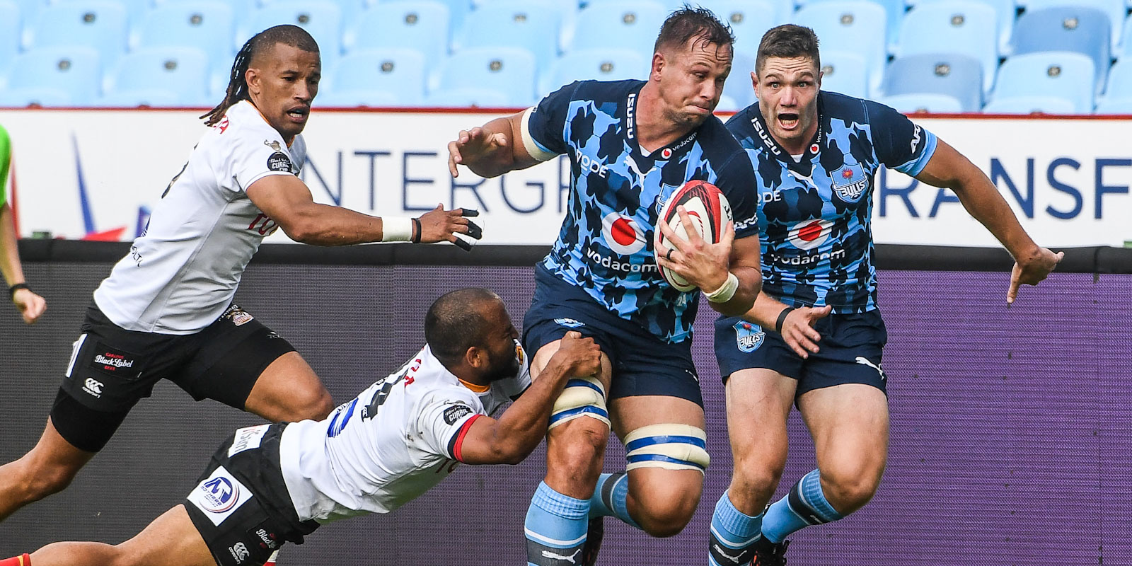 Arno Botha on the charge for the Vodacom Bulls