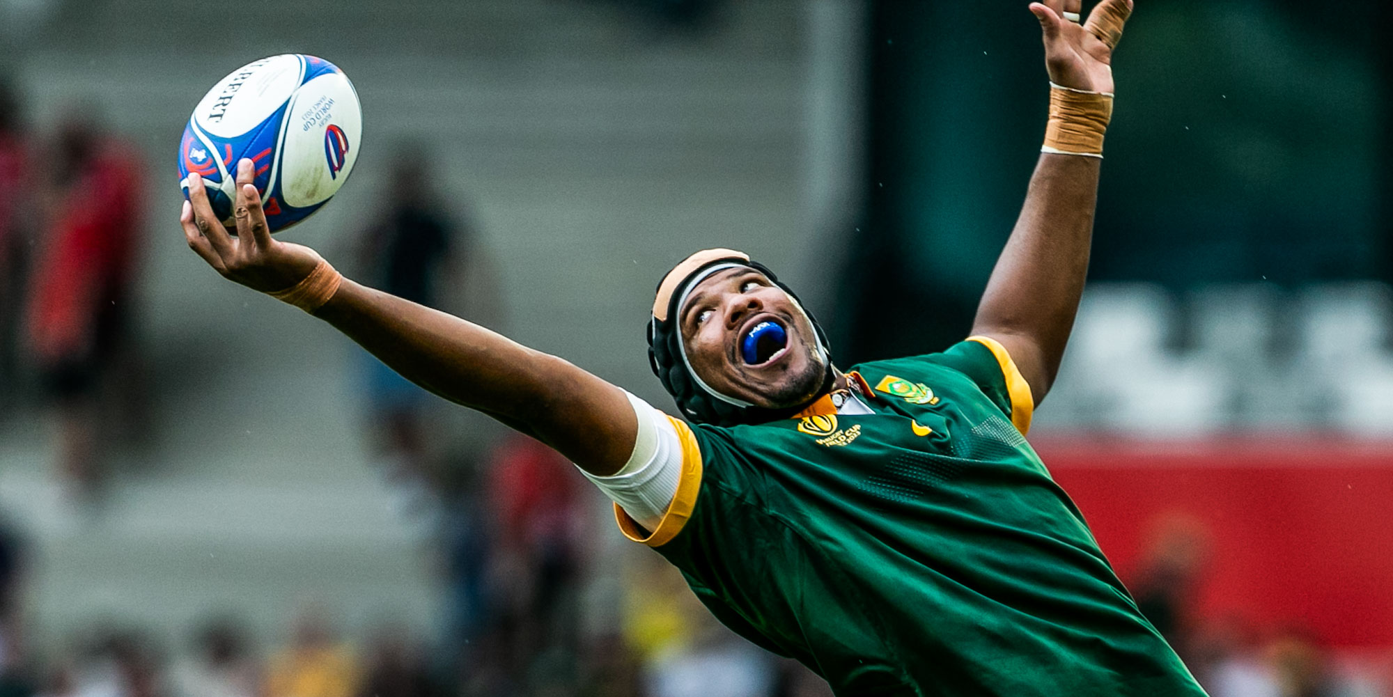 Marvin Orie grabs a lineout in the match against Romania.